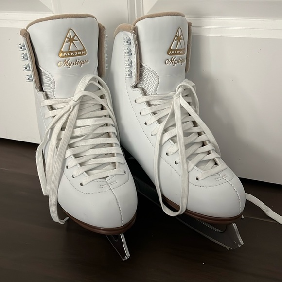 Jackson Ultima Outfits - Mark II with covers - Picture 2 of 8
